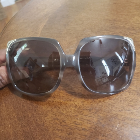 Burberry Sunglasses - Picture 4 of 6